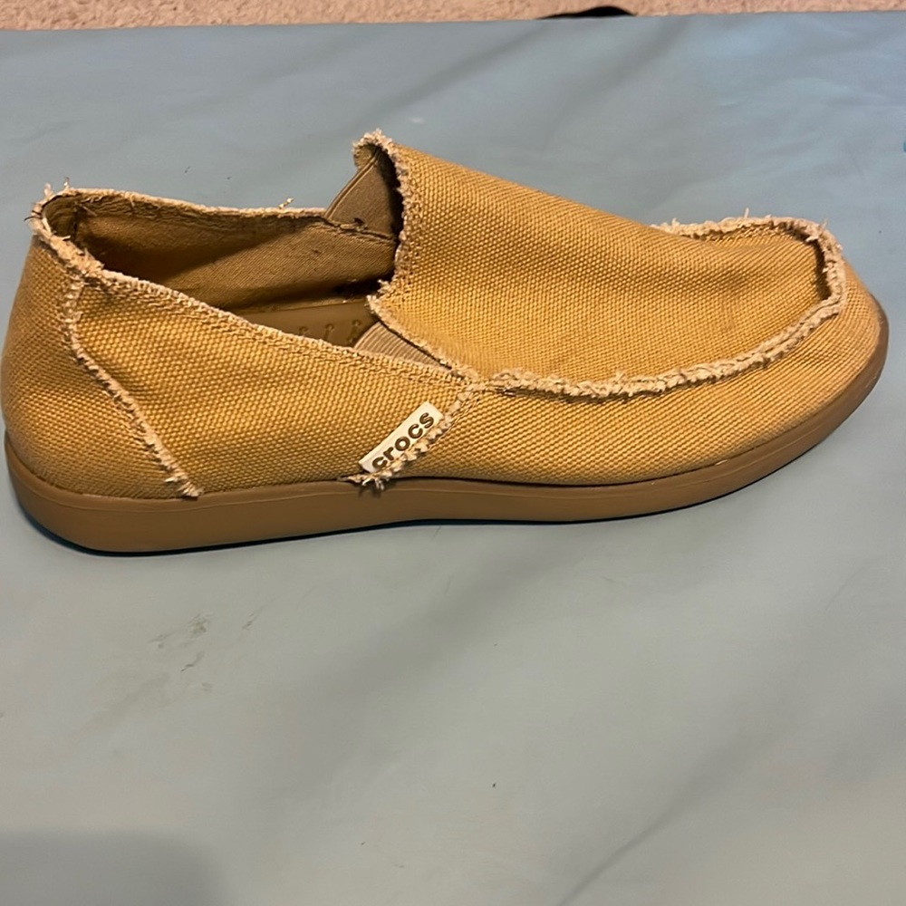 Men’s Crocs Slip-ons